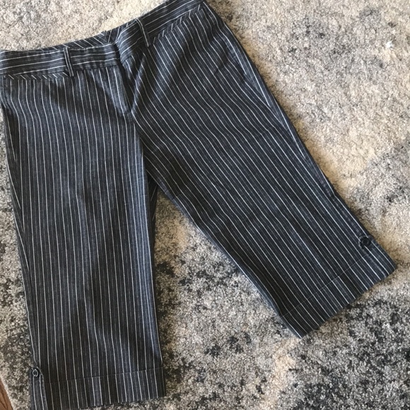 Larry Levine Stretch Wide Leg Capri - Picture 3 of 13